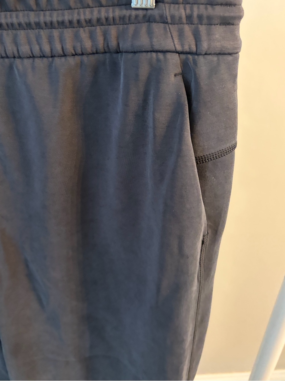 Lululemon Softstreme High-Rise Straight-Leg Cropped Pants size 12 - Picture 3 of 9